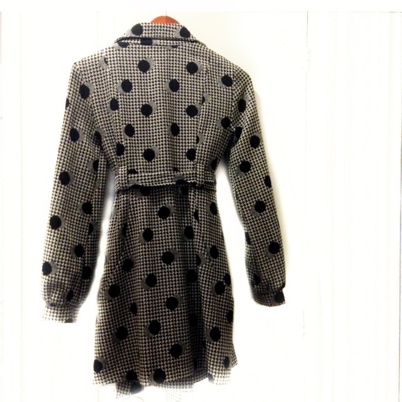 Coat light weight lined size small - Picture 8 of 8